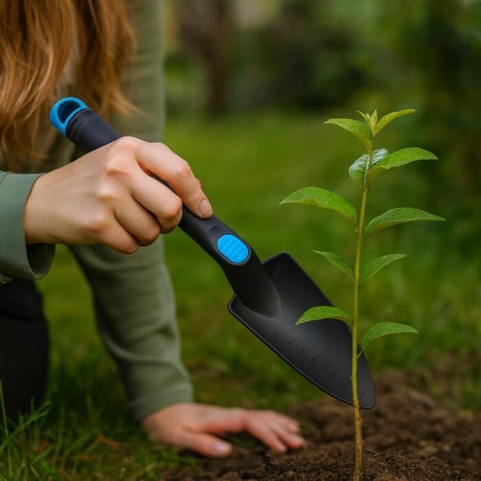 Plastic Heavy Duty Garden Hand Trowel with Measurement Marks AND GARDEN HAND CULTIVATOR TOOL(COMBO) - Image 3